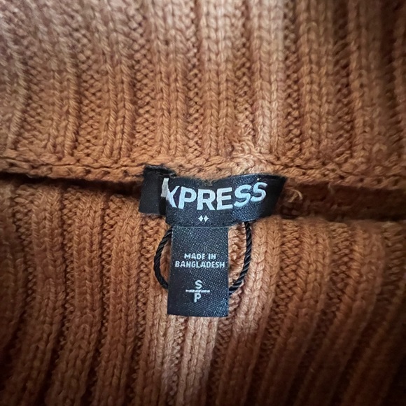 Express longer sweater great with leggings! - Picture 6 of 8